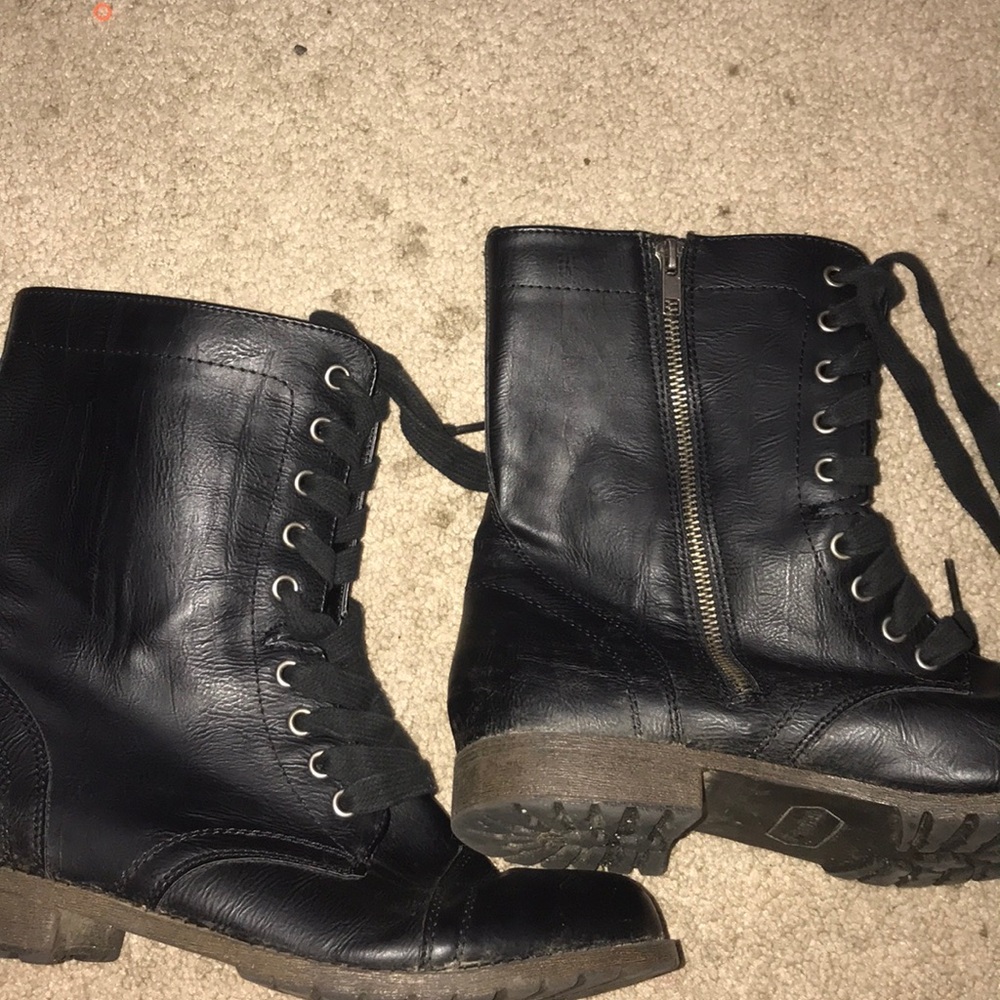 Combat boots